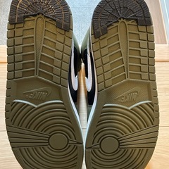 【新品未使用品】NIKE JORDAN 1 MIDの画像