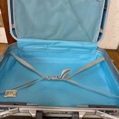 Hanesすースーツケースの画像