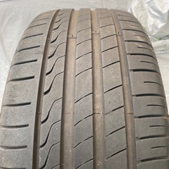 20インチタイヤ2本　245/40 まだ使えますの画像