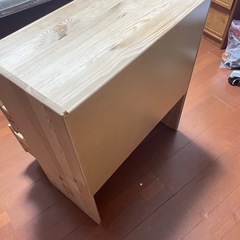 ベッドサイドテーブル　松木の画像