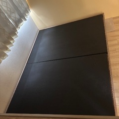 ダブルベッドフレームの画像