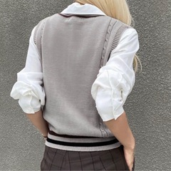 ニット ベスト ショート丈の画像