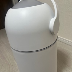 【新品！】ピジョン ステール　おむつ用ゴミ箱　ホワイトの画像
