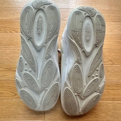 adidasスニーカーの画像