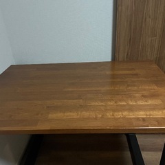 ダイニングテーブルの画像