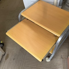 【美品‼️】ロータイプ♪ 60cm幅パソコンデスク キャスター付き パソコンラック FAX プリンター 木目調ナチュラルブラウン♪の画像