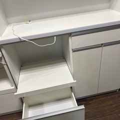 食器棚の画像