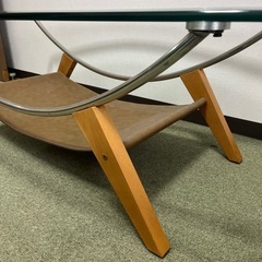 ガラステーブルの画像