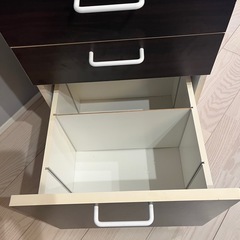 キャスター付きキャビネットの画像