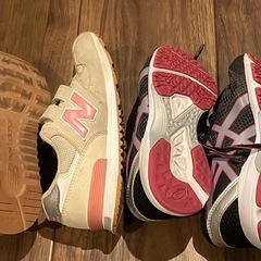 キッズ スニーカー 2足 ニューバランス20cm アシックス20.5cmの画像