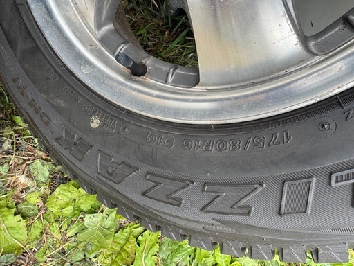jb23ジムニーホイール付きスタッドレス
タイヤ