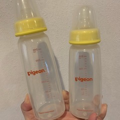 ピジョン  哺乳瓶 プラスチック  大小2本の画像