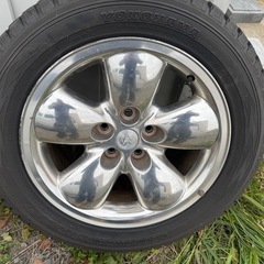 アメ車ダッジRAMトラック純正ホイールスタッドレス の画像