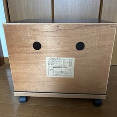 テレビ台　
キャスター付きの画像