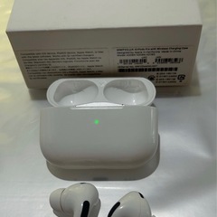 【正規品】Airpods Pro2 & モバイルバッテリーの画像