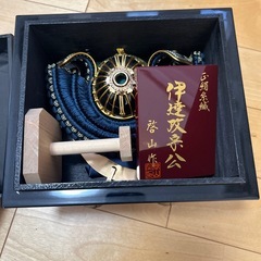 兜のおきもの置物の画像