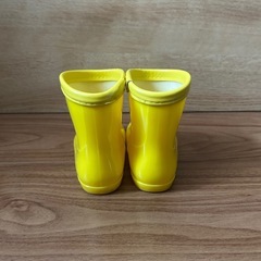 西松屋　キッズ　レインシューズ　14cm  はらぺこあおむし長靴　黄色の画像