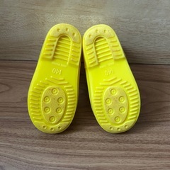 西松屋　キッズ　レインシューズ　14cm  はらぺこあおむし長靴　黄色の画像