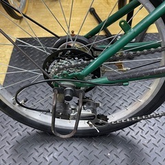 リユース品　折りたたみ自転車　20インチ　６段変速　グリーンの画像