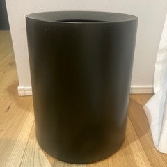 ゴミ袋が見えないゴミ箱の画像