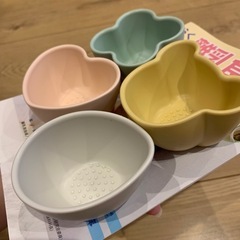 離乳食お皿4つ  離乳食ガイドブック付の画像