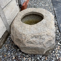 庭石 手水鉢 水鉢 たまり石の画像