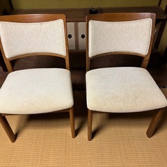 飛騨の家具　ダイニングテーブルと椅子2脚 の画像
