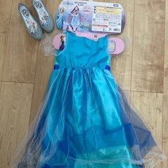 タカラトミー　アナ雪　エルサ　ドレス　100-110サイズ　ディズニーストア　シンデレラの靴の画像