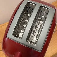 De'Longhiデロンギのポップアップトースターの画像