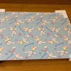 折りたたみテーブルの画像