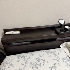 【無料】ダブルベッド（マットレス付き）お譲りしますの画像