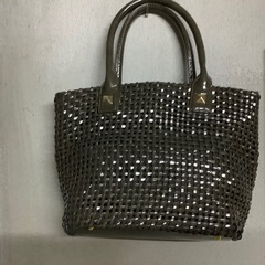 Laugoa トートバッグ　ハンドバッグ　チャコールグレー　ポーチ付き　編み込の画像