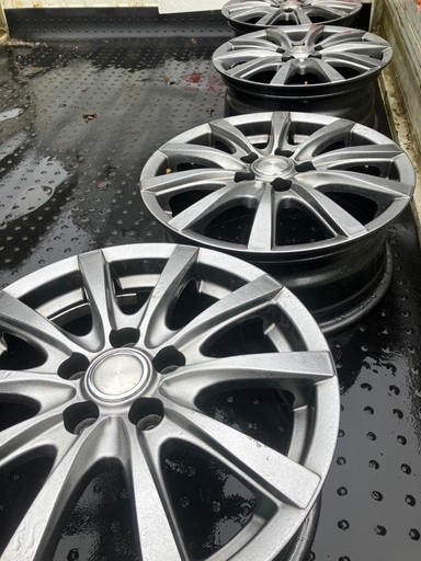 【売り切り】19565R15のホイール（プリウス、ノア純正サイズ）