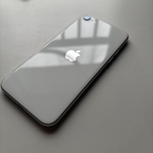 iPhone SE2 ホワイト 64GB 美品