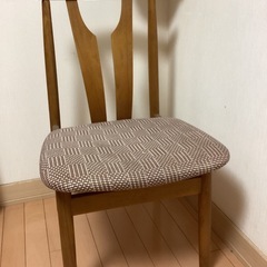 ダイニングテーブルの画像