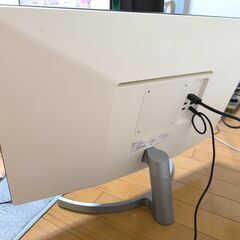 4K 27インチモニターの画像