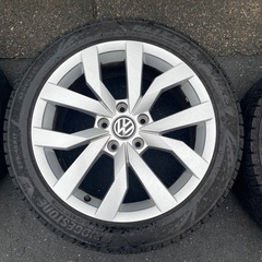 スタッドレスタイヤ225/45R17 VWアルミホイールの画像