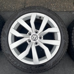 スタッドレスタイヤ225/45R17 VWアルミホイールの画像