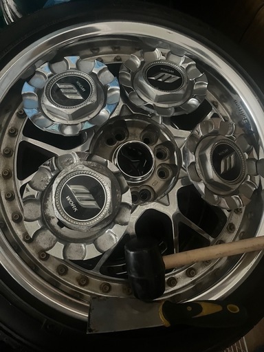 車のパーツ VS