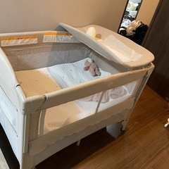 ベビーベッドの画像