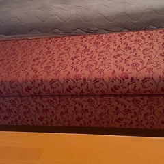ベッドフットスツールの画像