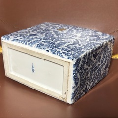 レアな四角い花瓶　20x17cmの画像