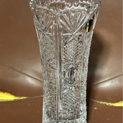 SPGA Japan 美しいカットガラスの花瓶　21x10cmの画像