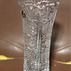 SPGA Japan 美しいカットガラスの花瓶　21x10cmの画像