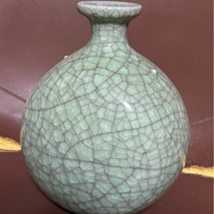 グリーンクラック柄陶器の花瓶20x16cmの画像