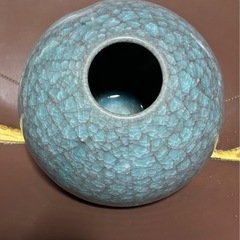 かわいいマル型の花瓶20x17cmの画像