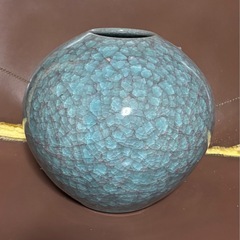 かわいいマル型の花瓶20x17cmの画像