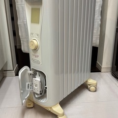 DeLonghi（デロンギ） オイルヒーター ベルカ ルド RHJ75V0815 10~13畳用 クリームベ ージュの画像
