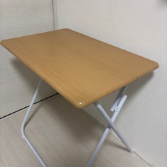 オフィスチェア　折りたたみテーブルの画像