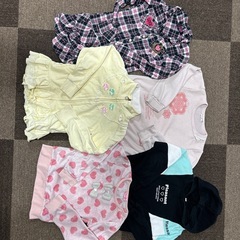 ④130 女の子　冬服　まとめ売り　厚手　肌着　長袖　ズボン　レギンス  パジャマ　ワンピース　トレーナー　上着の画像